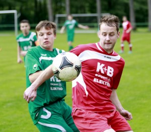 Manebach (rot) vs. SG Griesheim/Großliebringen (grün).  Foto: TA / Andreas Heckel 